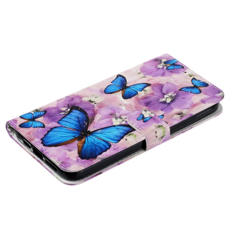 Housse iPhone 16 Pro Max Papillons et Fleurs Pourpres à Lanière